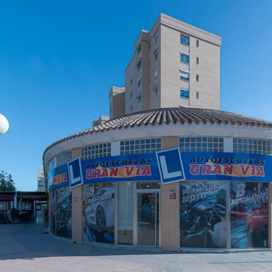 Autoescuelas Gran Vía Playa San Juan - Permisos de coches y motos en Alicante y Playa San Juan-100