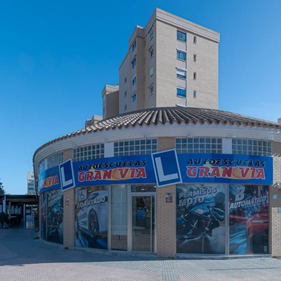Autoescuelas Gran Vía Playa San Juan - Permisos de coches y motos en Alicante y Playa San Juan-100
